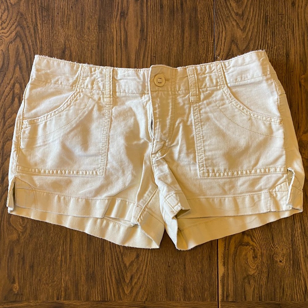 American Eagle Pale Yellow Shorts